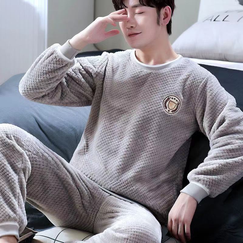Men's Plush Flannel Pajama Set for Autumn and Winter